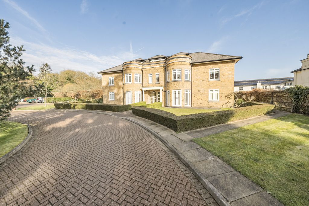 Property photo 1 of 9