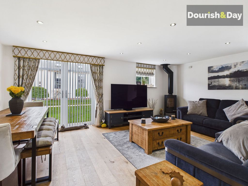 Property photo 2 of 30