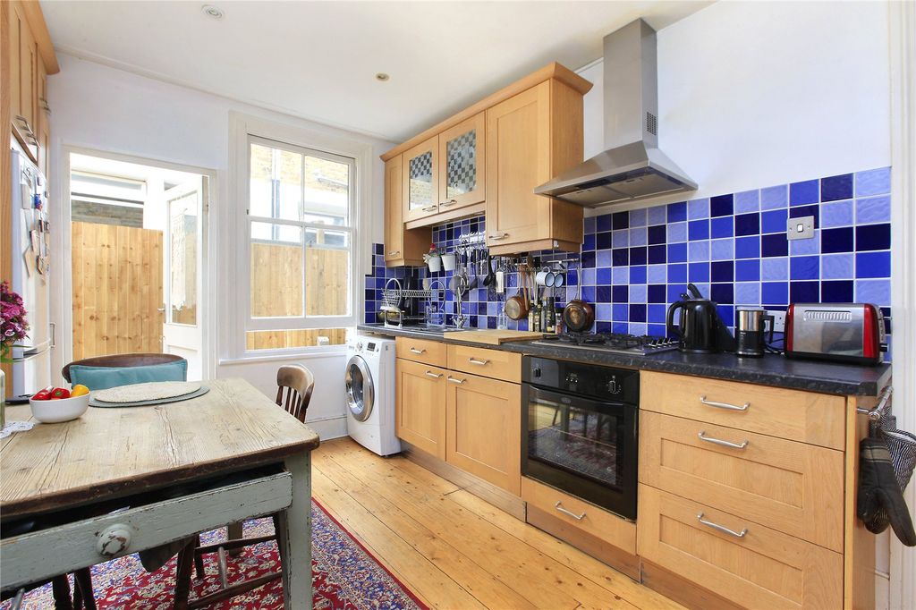 Property photo 2 of 7