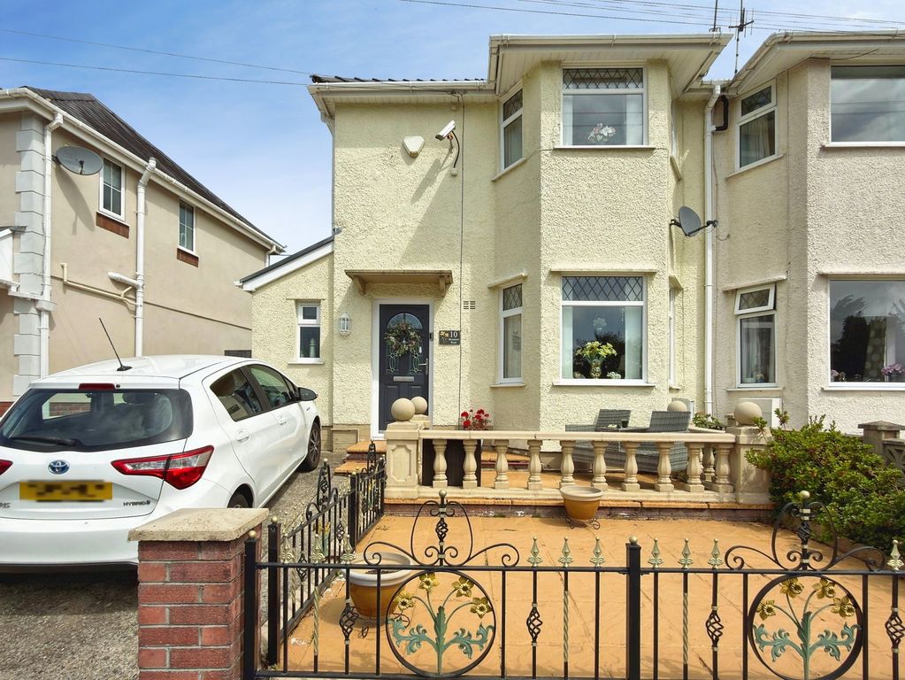 Property photo 1 of 28