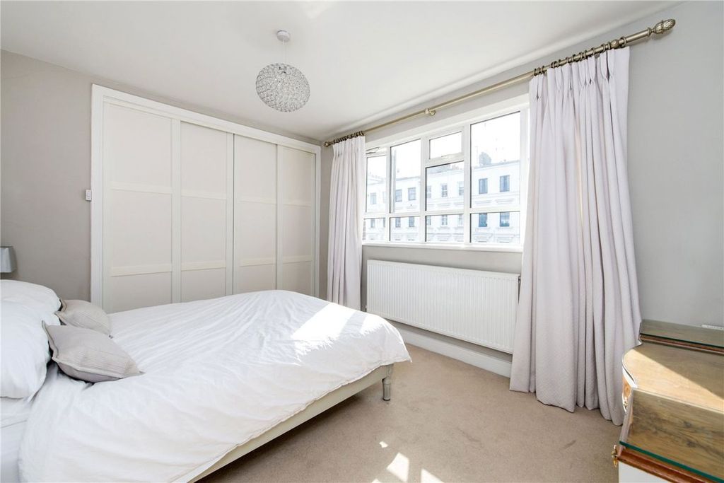 Property photo 3 of 6