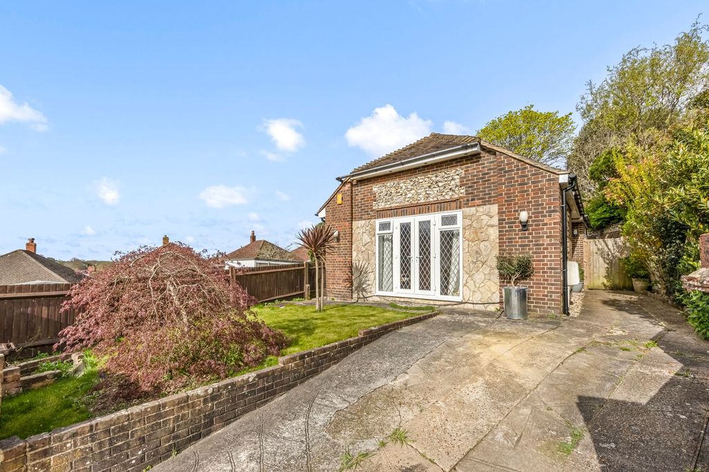 Property photo 1 of 21