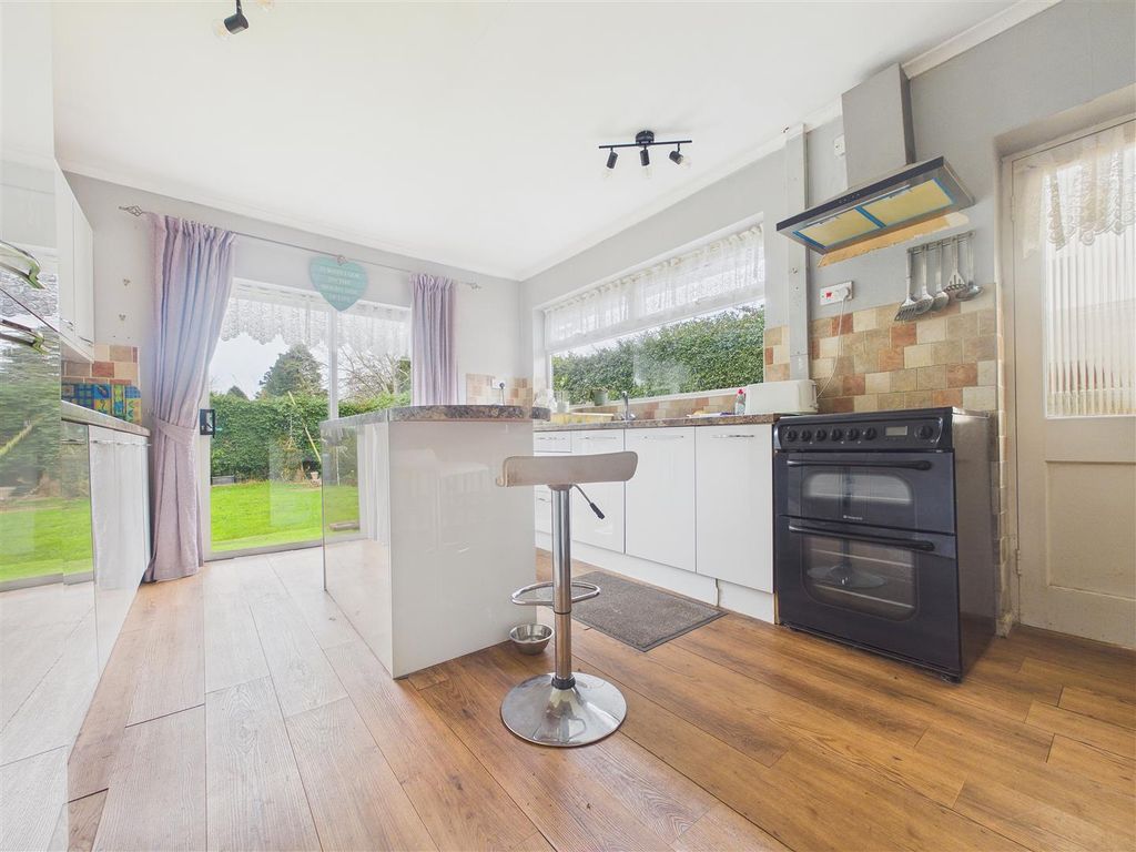 Property photo 3 of 14 Cam01407G0-Pr0120-Still008.Jpg