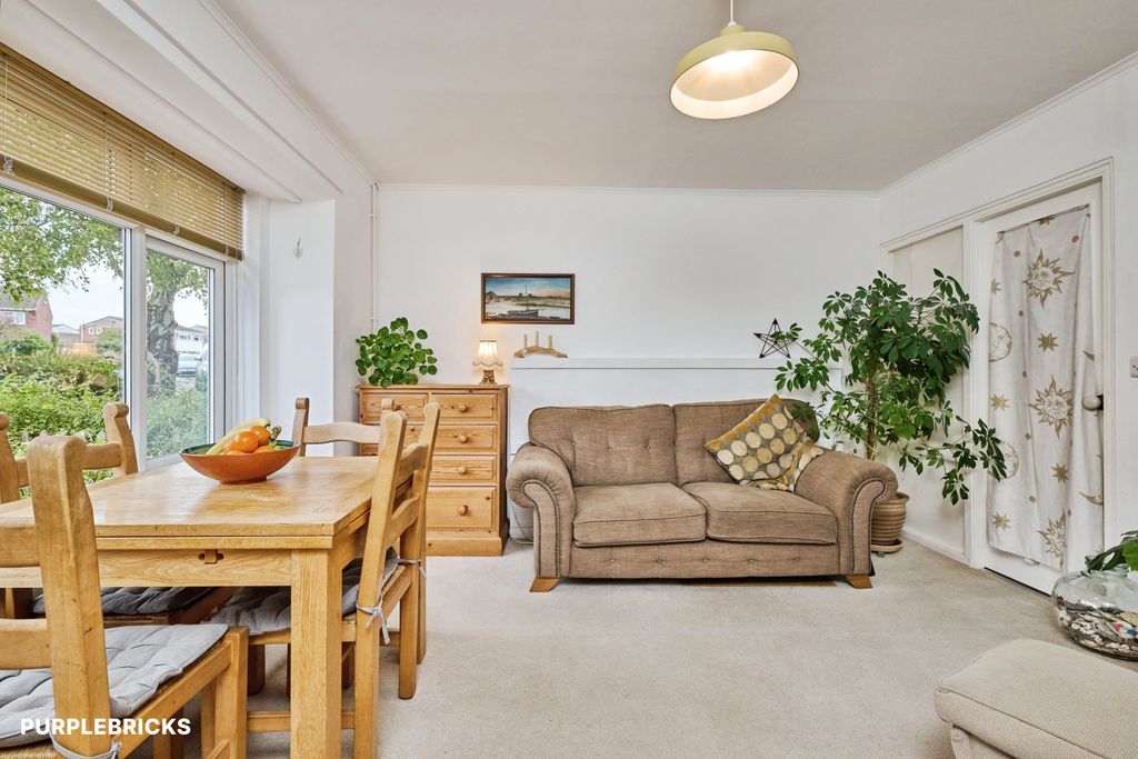 Property photo 3 of 23