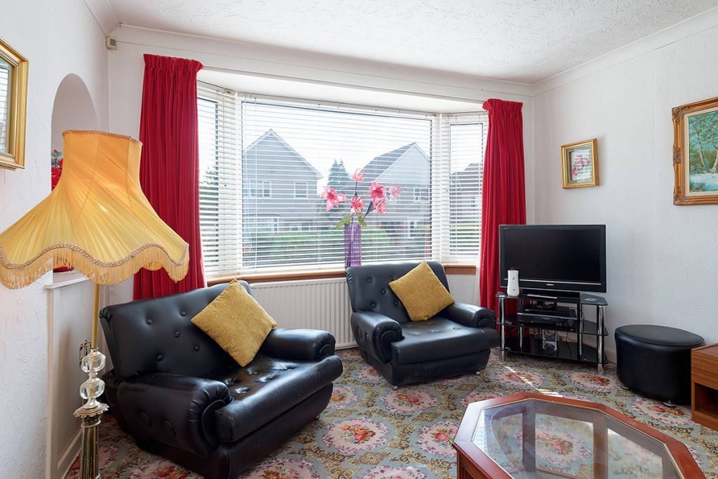 Property photo 3 of 27