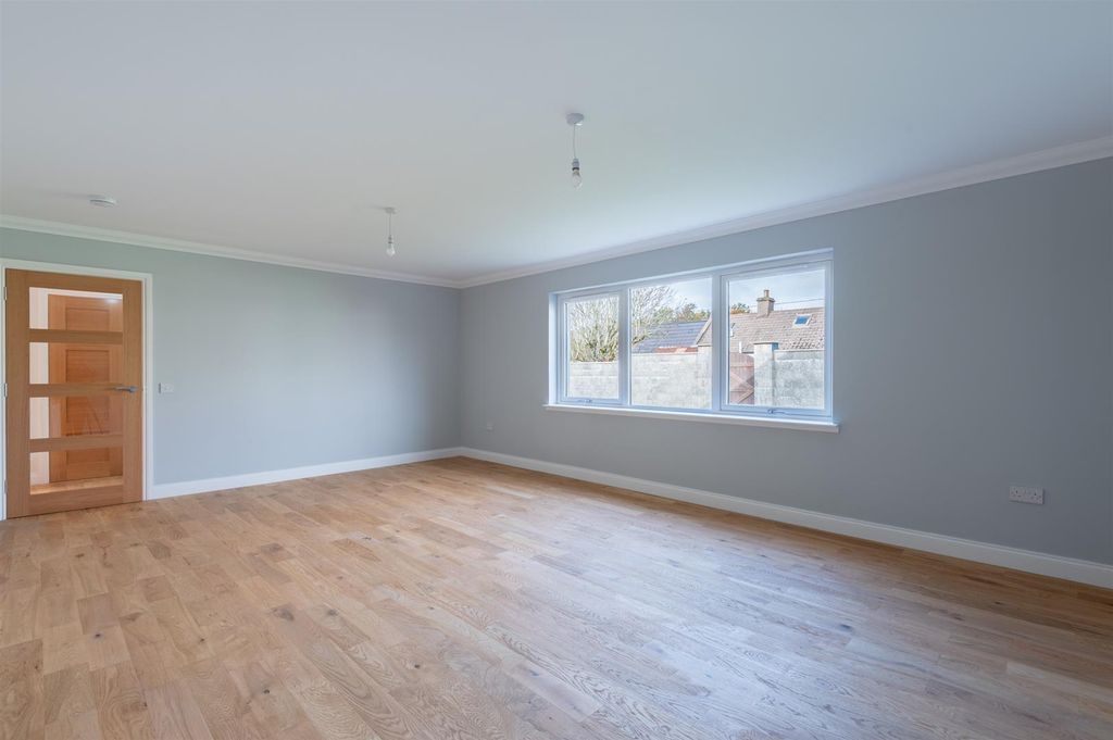 Property photo 2 of 30 Lev1391Seg Living Room.Jpg