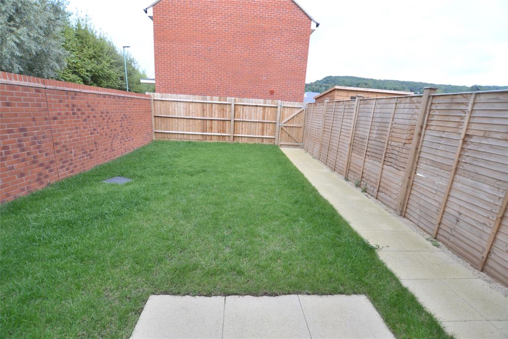 Property photo 3 of 14 Garden