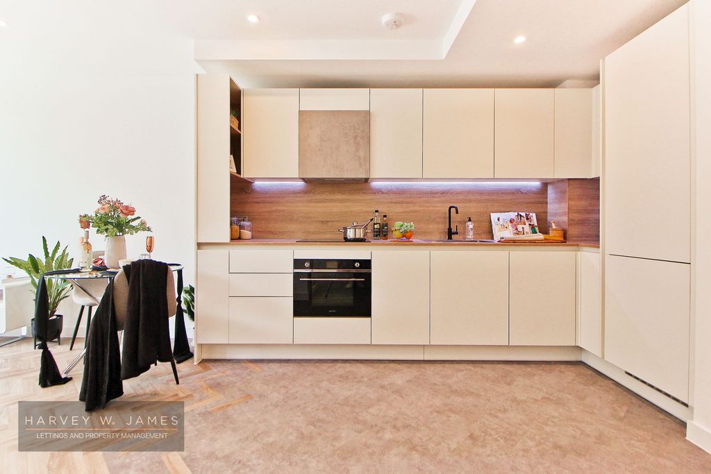 Property photo 2 of 38