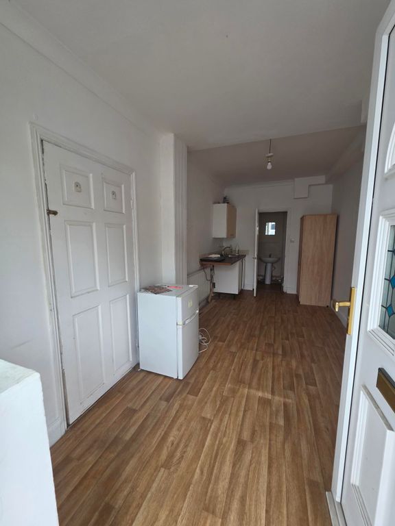 Property photo 1 of 3