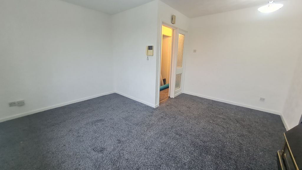 Property photo 3 of 9 View