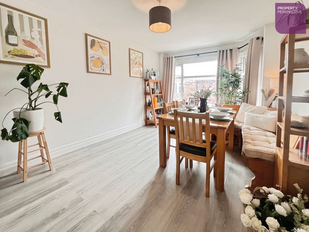 Property photo 3 of 15 Dining Area