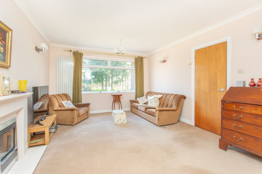 Property photo 2 of 12 Picture 2