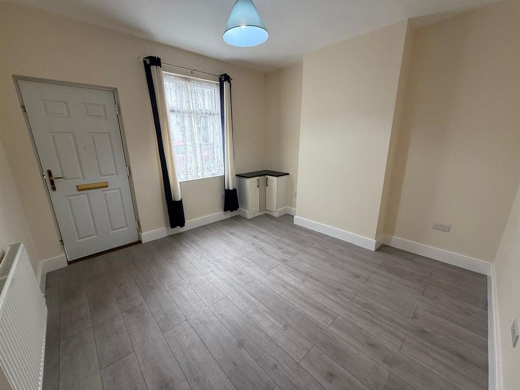 Property photo 2 of 10 Front Lord.Jpeg