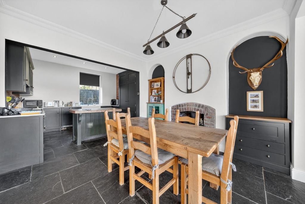 Property photo 3 of 47 Picture 3