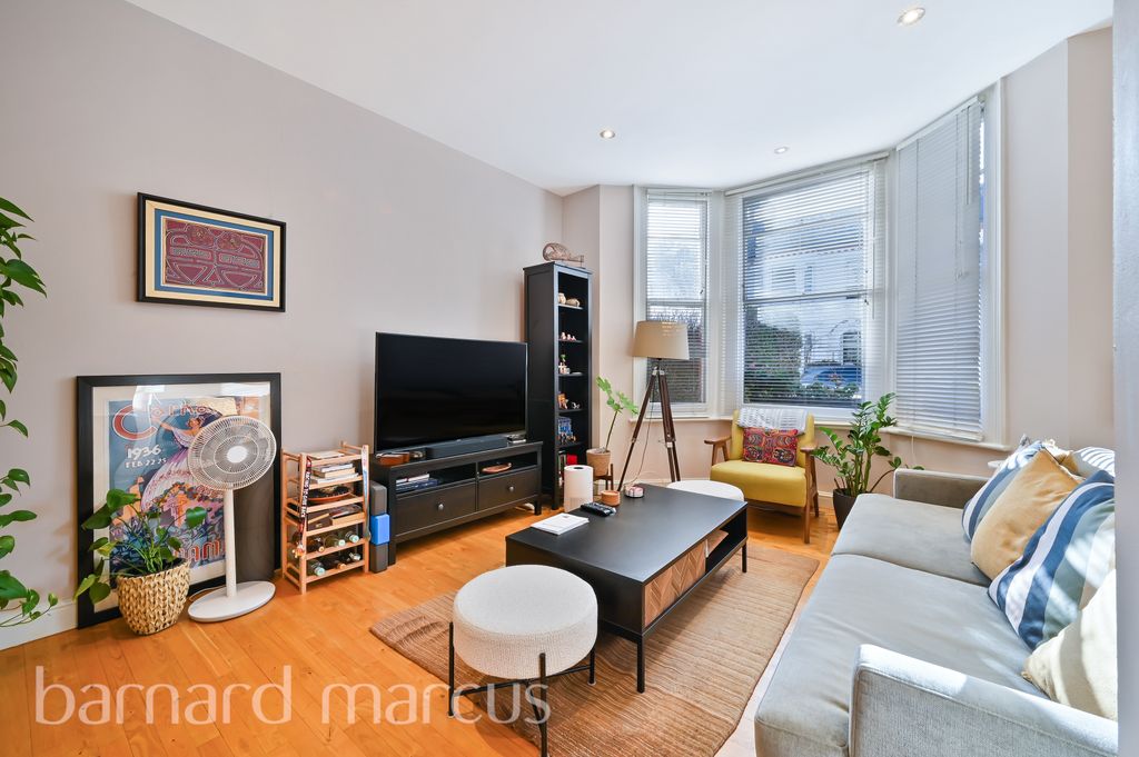 Property photo 2 of 9 Reception Room