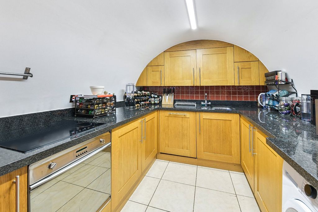 Property photo 2 of 8 Kitchen