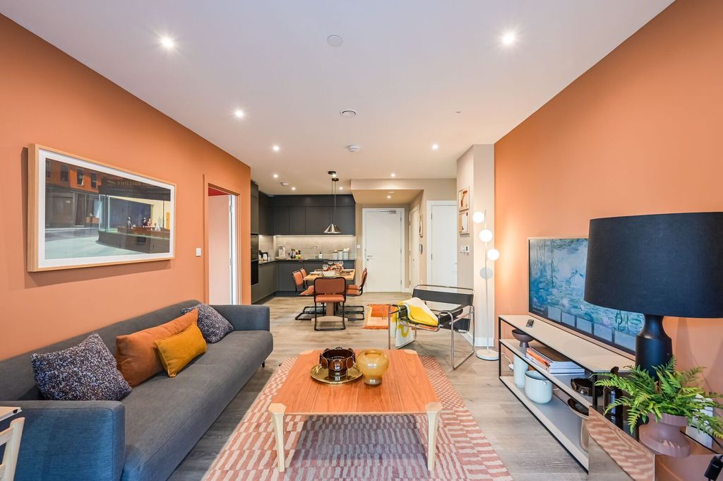 Property photo 3 of 27