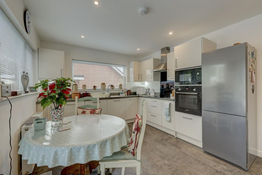 Property photo 2 of 27 Kitchen