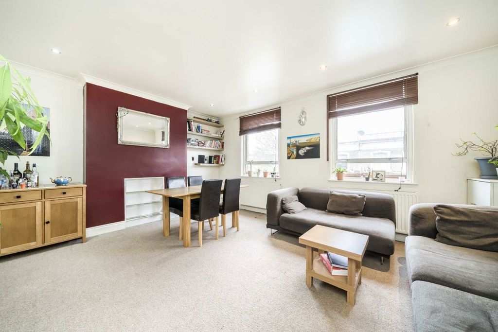 Property photo 2 of 5