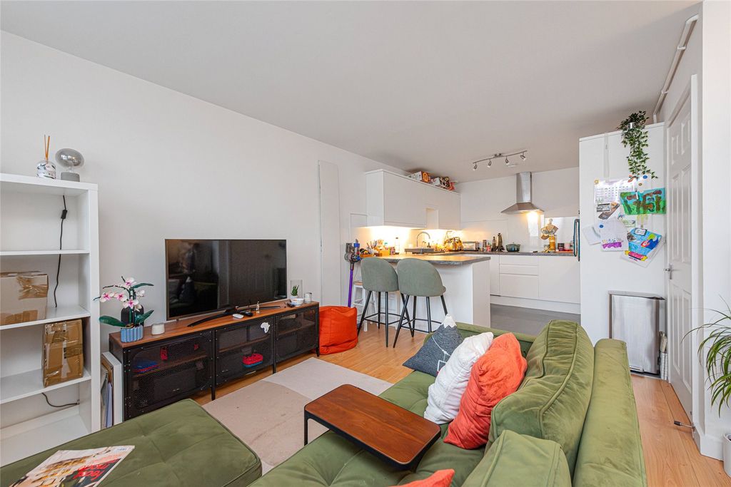 Property photo 1 of 9 Picture No. 05