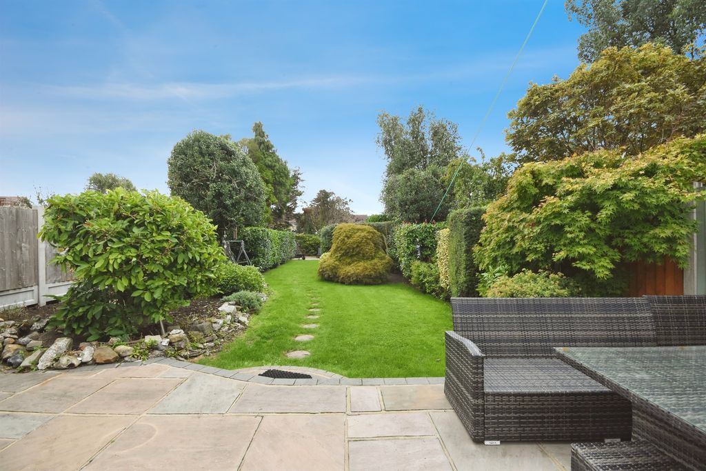 Property photo 2 of 17