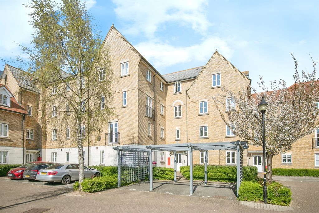 Property photo 1 of 12