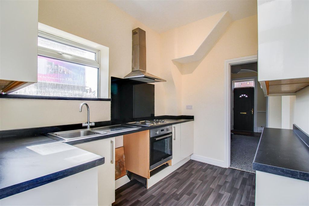 Property photo 2 of 11