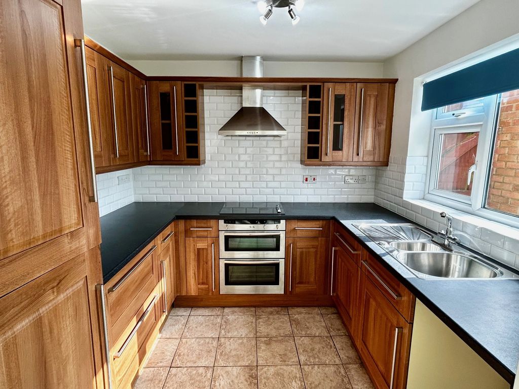 Property photo 2 of 13 Kitchen