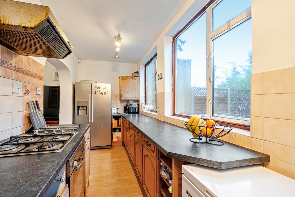 Property photo 3 of 14 1388228-8-69440E8...