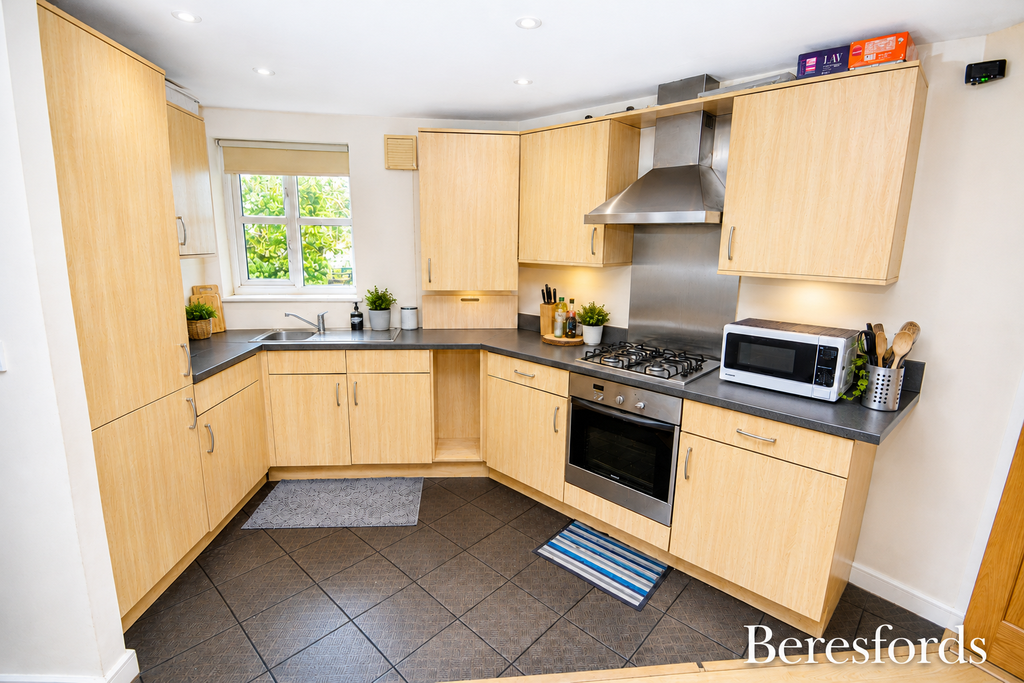 Property photo 3 of 6 Kitchen