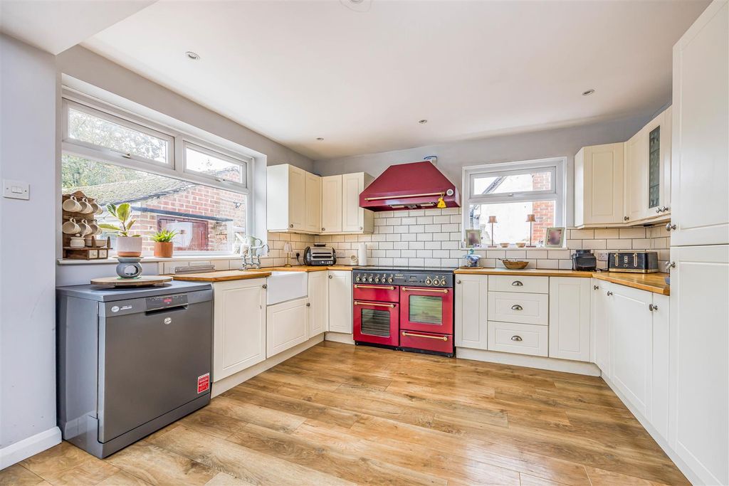 Property photo 3 of 23 48 The Dale, Widley-Small-Porticomarketing-Nexa-27