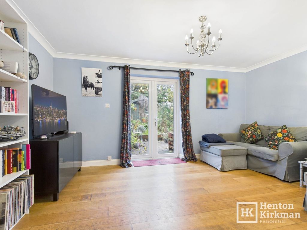 Property photo 2 of 18