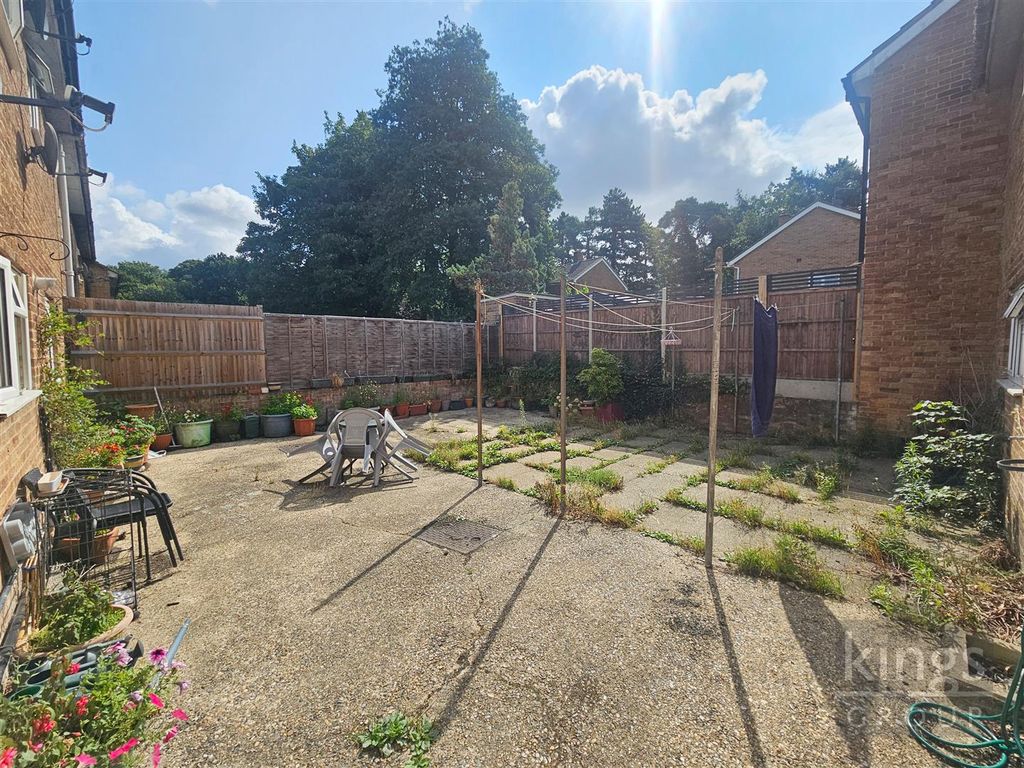 Property photo 3 of 6