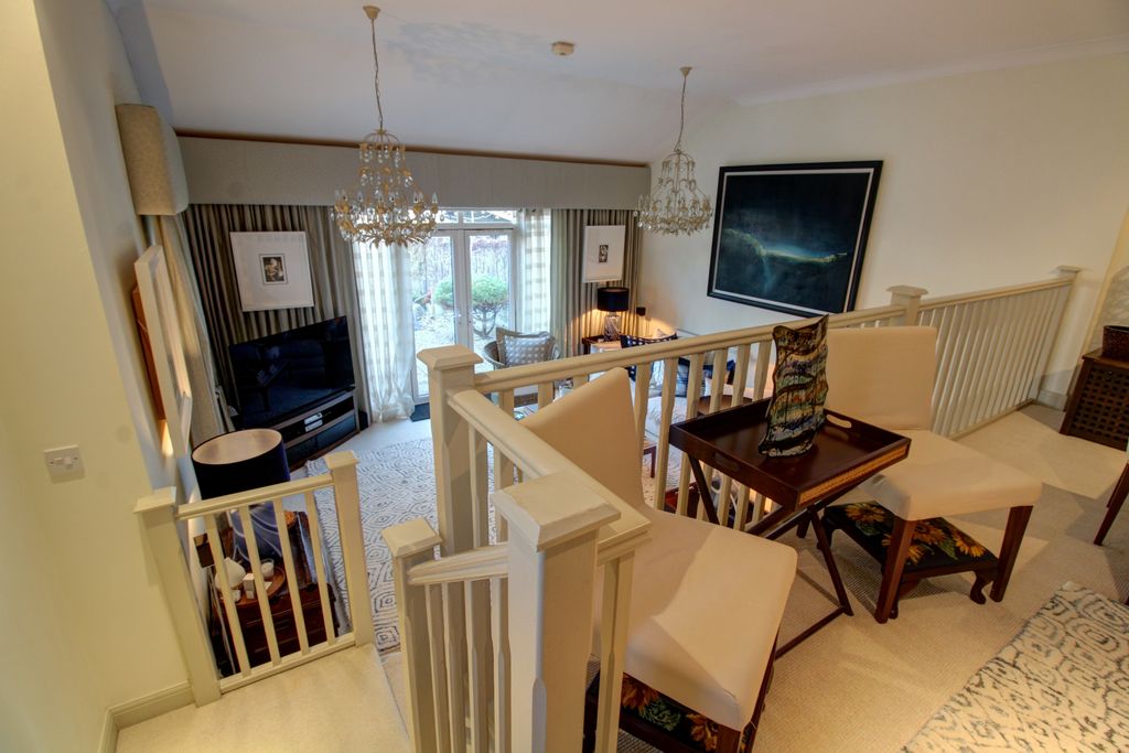 Property photo 2 of 14 Photo #2