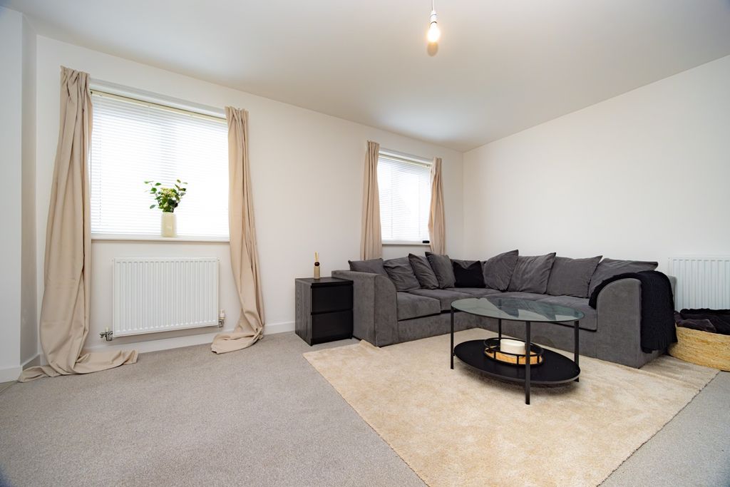 Property photo 3 of 23
