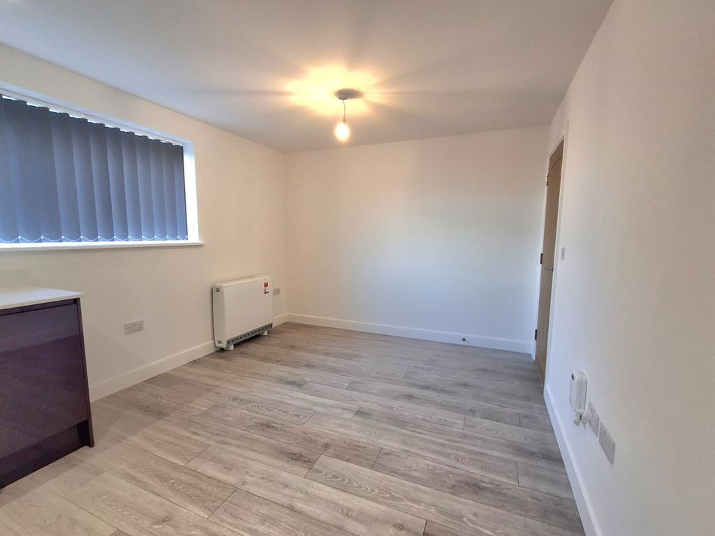 Property photo 2 of 6 Lounge