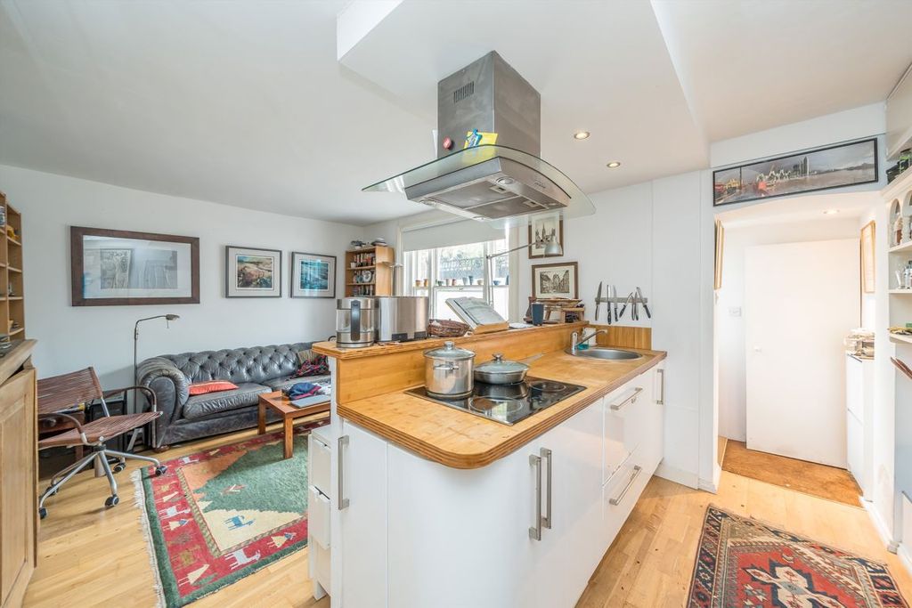 Property photo 3 of 5