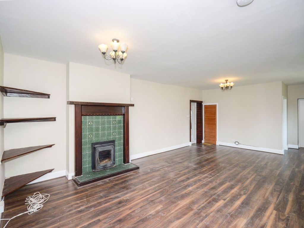 Property photo 3 of 44
