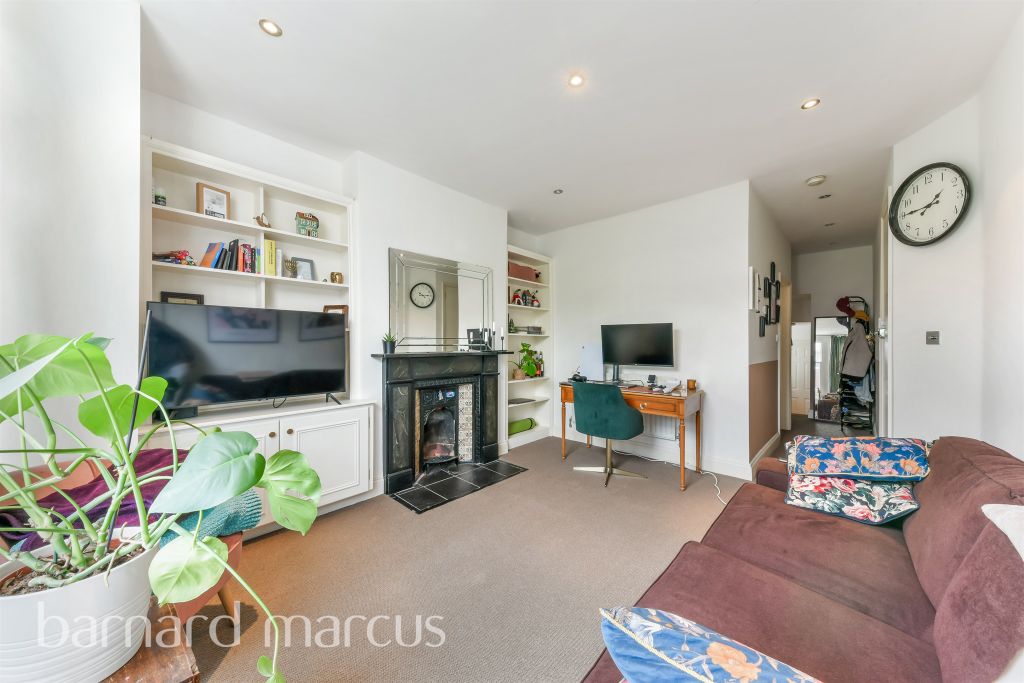Property photo 2 of 8