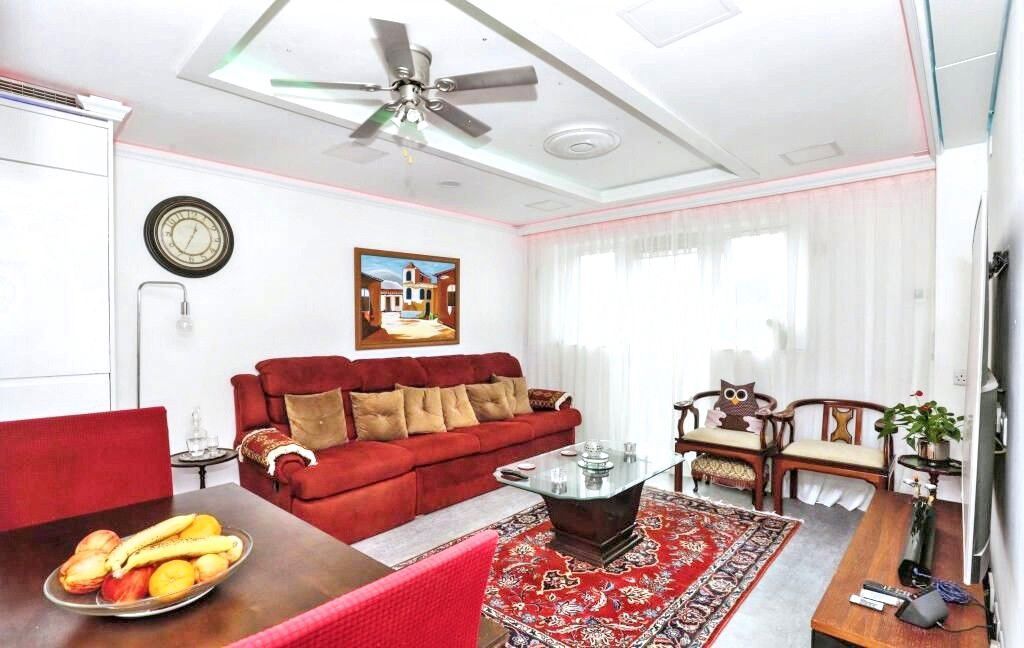 Property photo 2 of 12