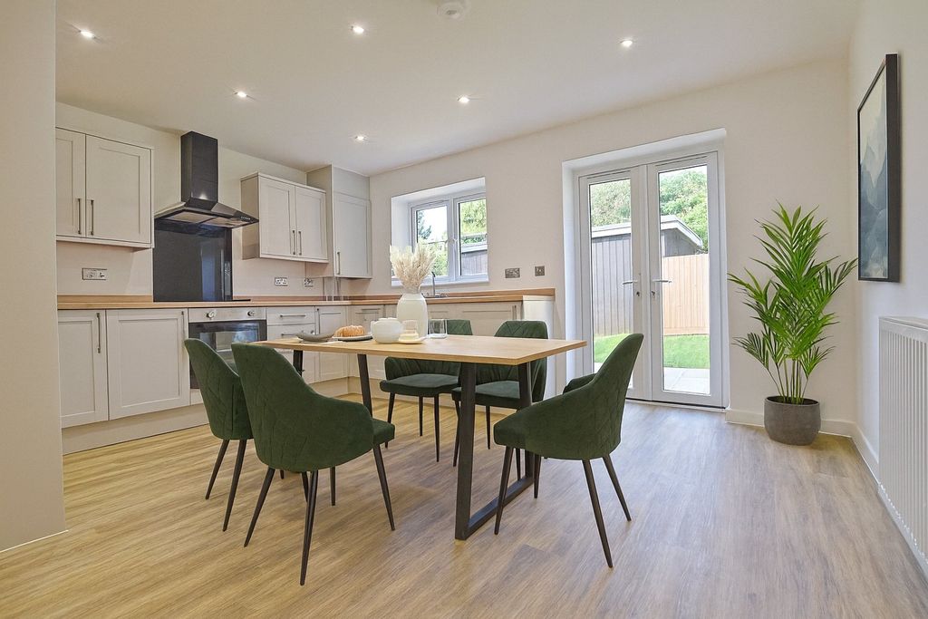 Property photo 2 of 11 Picture No. 33