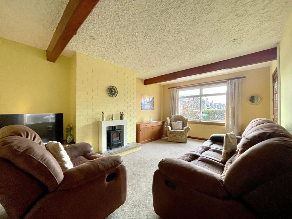 Property photo 2 of 25