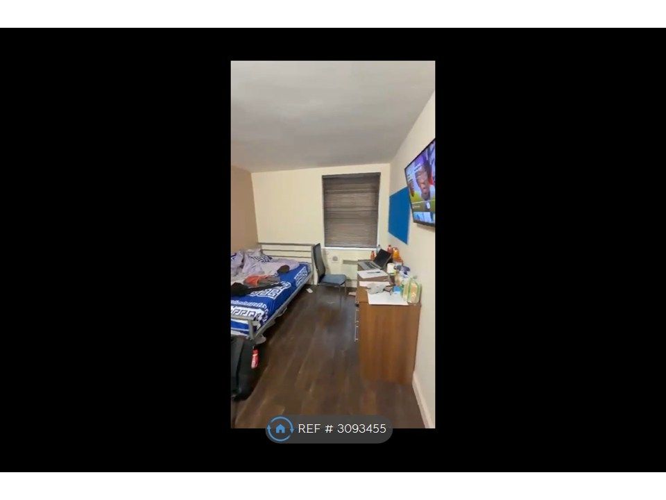 Property photo 1 of 32