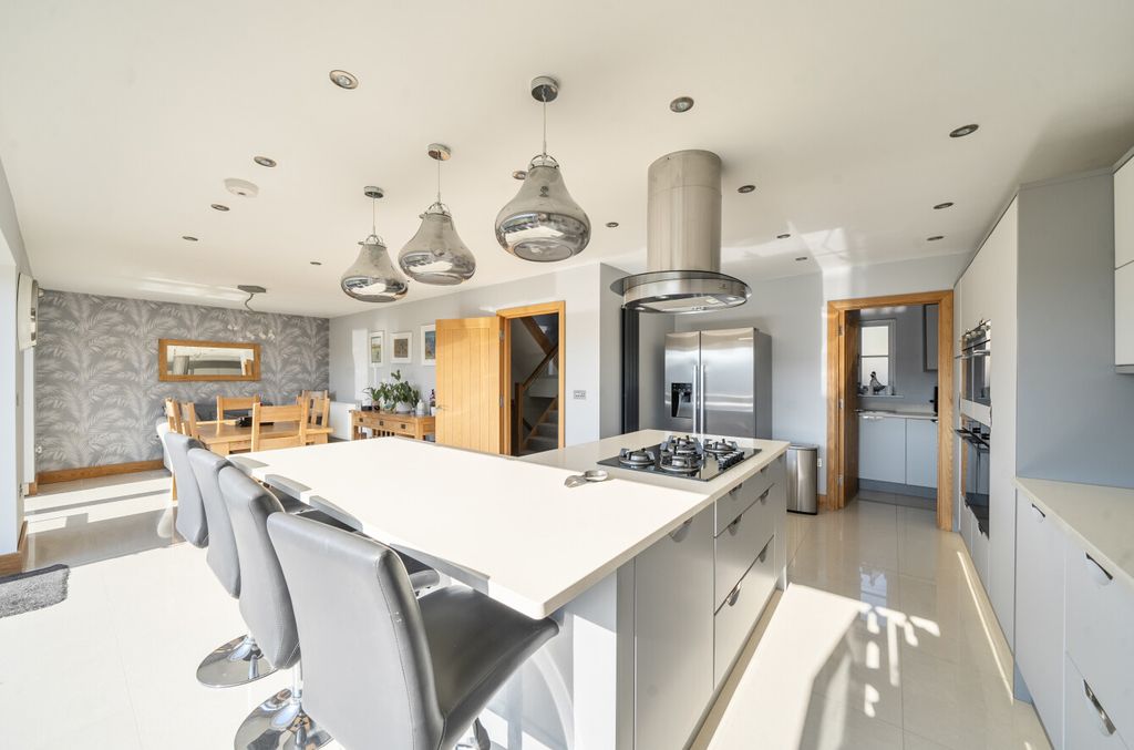 Property photo 2 of 35 14169931569Bc532d5B8F9