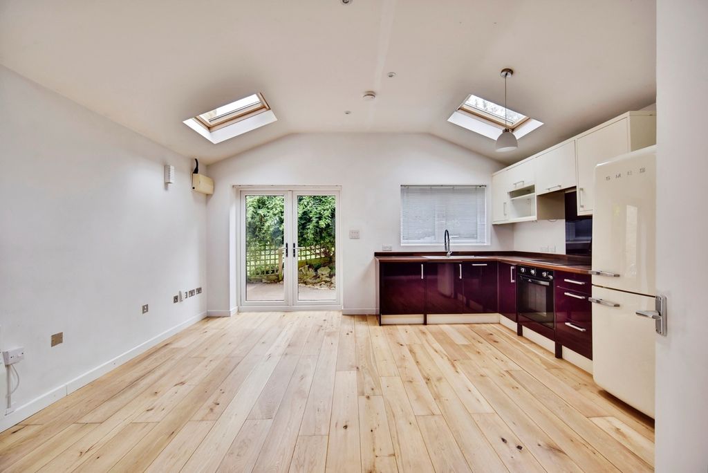 Property photo 2 of 14 Pbox-Img.Jpg