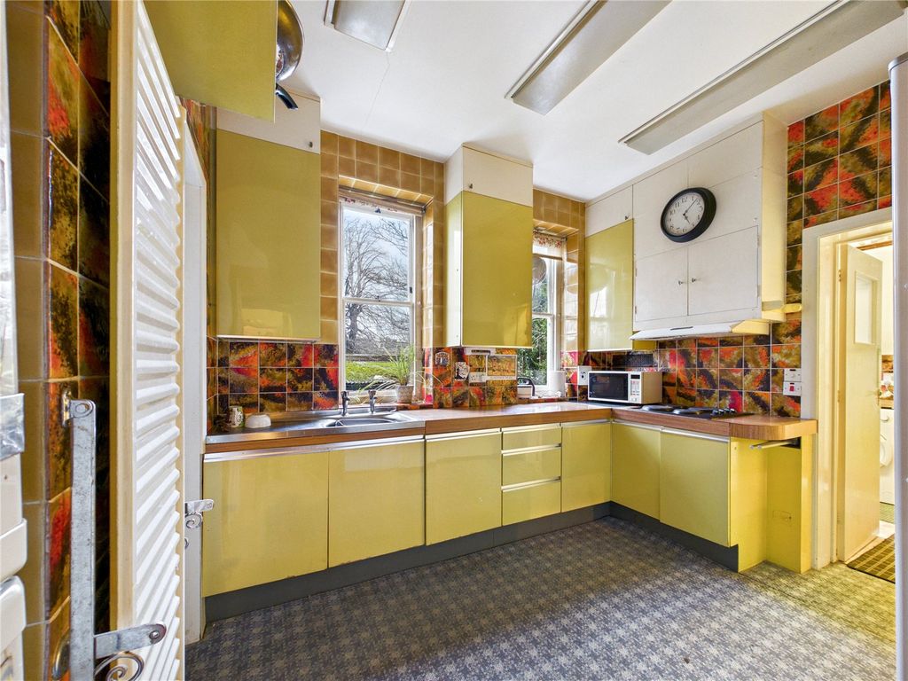 Additional image 4 of 3 bed flat for saleHamilton Gardens, Felixstowe, Suffolk IP11