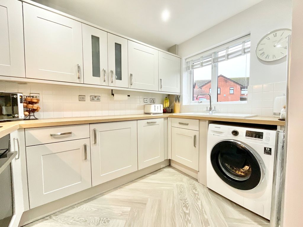 Property photo 3 of 28