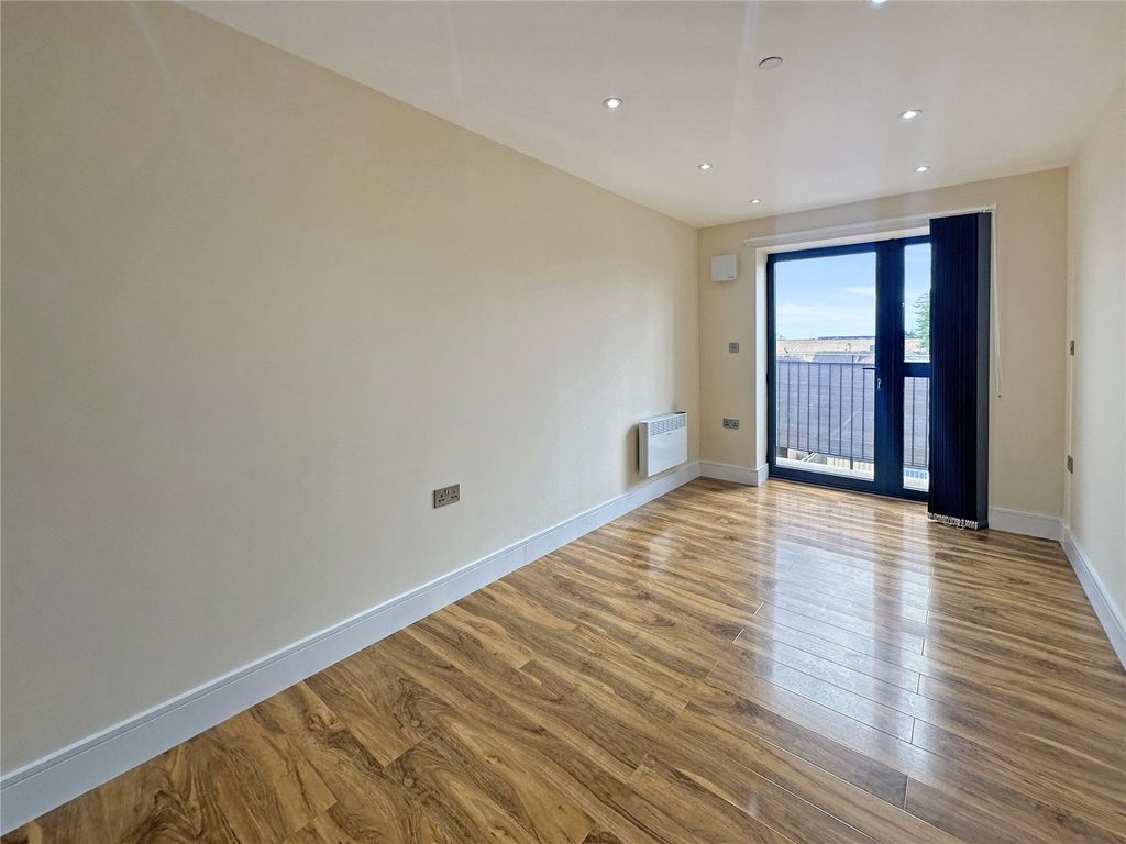 Property photo 1 of 9 Picture No. 11