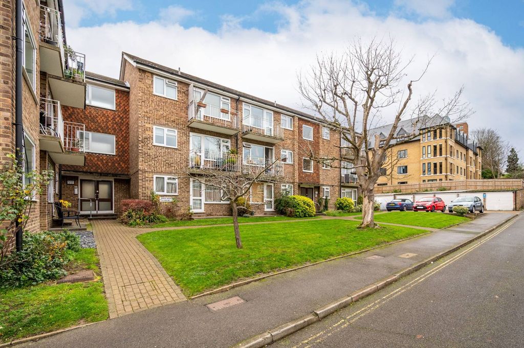 Property photo 1 of 9