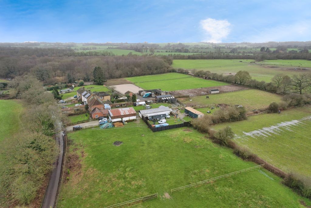 Property photo 2 of 20